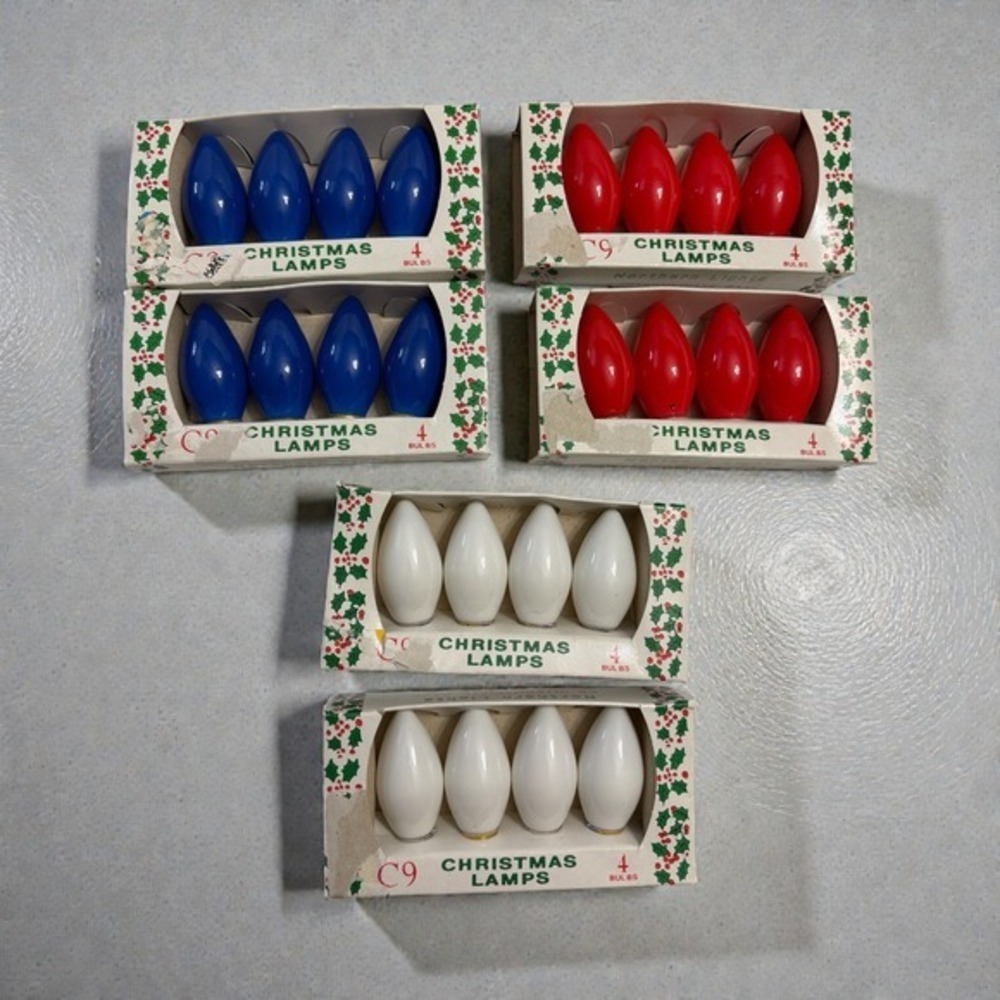 Lot of 20 C9 Intermediate Base‎ Outdoor Christmas Light Bulbs Blue Red White